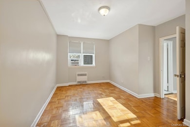 Cryder Point Co-op unit 1M, Whitestone, NY 11357 - photo 6