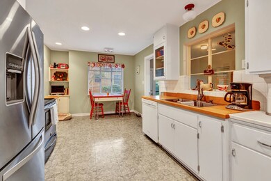 410 Cora St, Fredericksburg, TX 78624 - photo 7