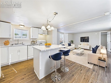 192 E Kipling Dr, Pueblo, CO 81007 - photo 6