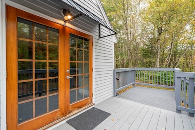 95 Mammoth Rd, Londonderry, NH 03053 - photo 4