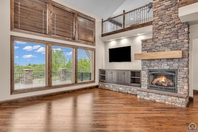 6413 SW Bayshore Dr, Topeka, KS 66610 - photo 7