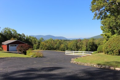 2 Car garage & U shape driveway