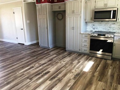 304 W Greenfield Dr, Wake Village, TX 75501 - photo 5