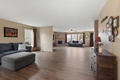 25416 Faraday Rd unit 2, Manhattan, IL 60442 - photo 5