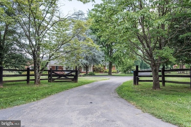 37628 Berryman Ln, Middleburg, VA 20117 - photo 3