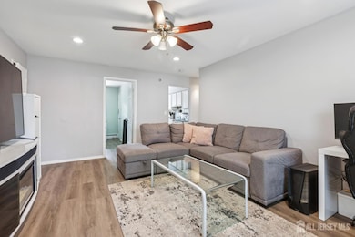 37 York Dr unit 6A, Edison, NJ 08817 - photo 2