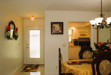 2591 Emory Dr W unit M, West Palm Beach, FL 33415 - photo 4