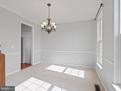 6713 Selbourne Ln, Gainesville, VA 20155 - photo 7