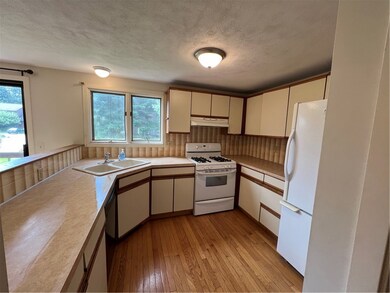 252 Mayfield Ave unit B, Cranston, RI 02920 - photo 5