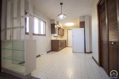 1611 SW Harp Place, Topeka, KS 66611 - photo 4