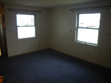Living Room (2nd shot)