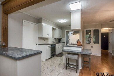 2507 2507 Redbud, Kilgore, TX 75662 - photo 2