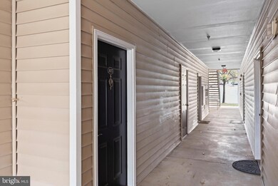 13506 Derry Glen Ct unit 103, Germantown, MD 20874 - photo 4