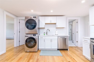 118 Sutton St unit 2, Providence, RI 02903 - photo 3