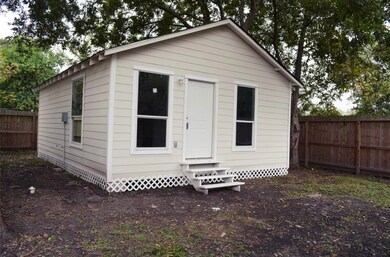 1020 Dewalt St, Houston, TX 77088 - photo 2