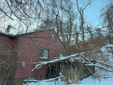 42 Forest Rd, Ambridge, PA 15003 - photo 2