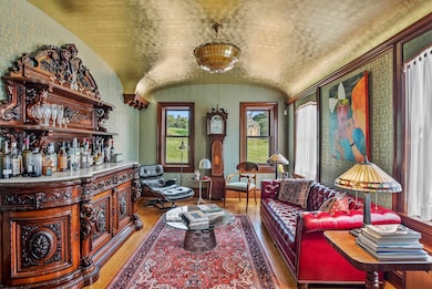 Cocktail Room