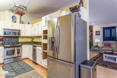 Kitchen_3983-SMALL