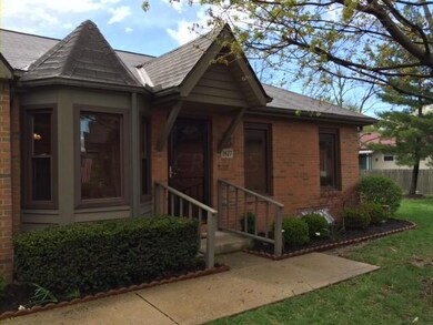 1427 Pegwood Dr, Columbus, OH 43229 - photo 2