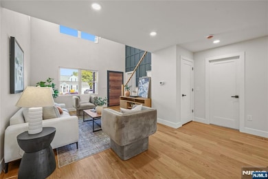 222 Bennington Ct, Clifton, NJ 07013 - photo 4