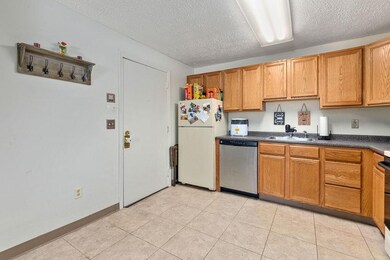 535 Calef Rd unit 2, Manchester, NH 03103 - photo 5