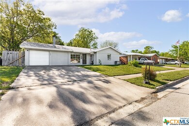 107 Carothers St, Copperas Cove, TX 76522 - photo 4