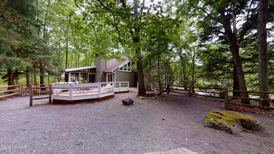 401 Surrey Dr, Hawley, PA 18428 - photo 4