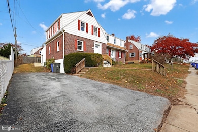 661 N Keim St, Pottstown, PA 19464 - photo 2