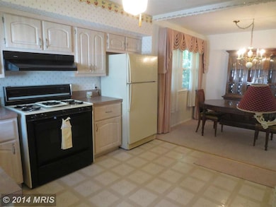 13209 Vandalia Dr, Rockville, MD 20853 - photo 4