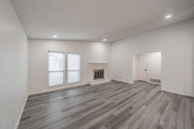 903 Shady Creek Ln, Bedford, TX 76021 - photo 7