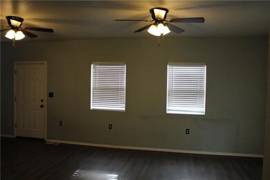 715 W 2nd St, Pittsburg, KS 66762 - photo 6