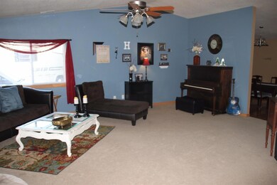 117 Rocking Horse Ln, Central Point, OR 97502 - photo 2