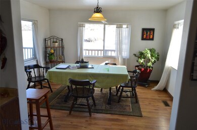 Dining area/breakfast nook