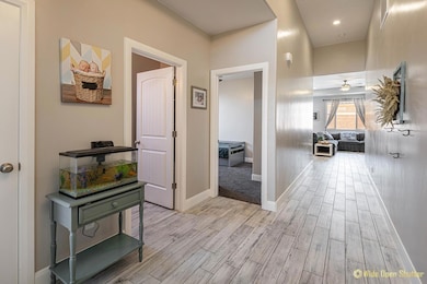 3482 150 N St Hurricane UT-large-002-009