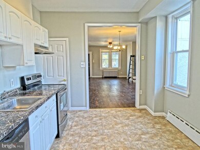 401 Holly Rd, Lansdowne, PA 19050 - photo 3