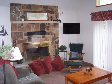 138 Underwood Ln, Hamlin, PA 18427 - photo 2