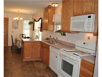 5084 Maple Valley Dr, Columbus, OH 43228 - photo 4