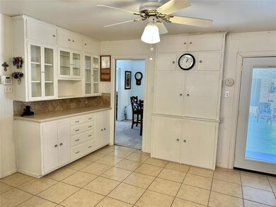 1401 Hillcrest Blvd, Gainesville, TX 76240 - photo 5