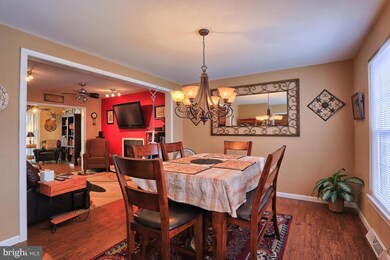 208 Mentzer Ave, New Holland, PA 17557 - photo 3