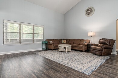 704 Lime Ln, Crestview, FL 32536 - photo 7