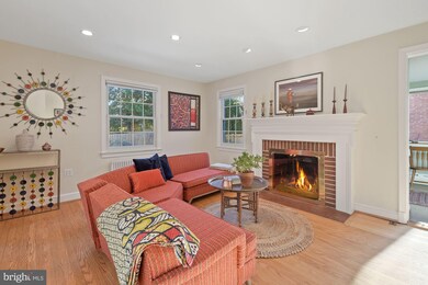 612 Pershing Dr, Silver Spring, MD 20910 - photo 3