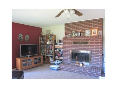 802 W Benton St, Gentry, AR 72734 - photo 6