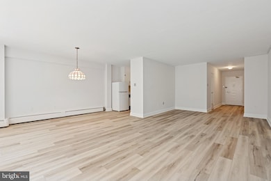 Penn Center House unit 924, Philadelphia, PA 19103 - photo 4