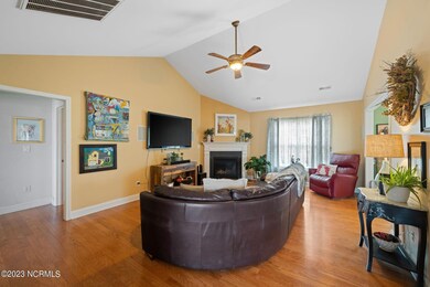 5-web-or-mls-6210 Meredith Way -5