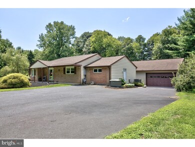 128 Mark Dr, Pottstown, PA 19465 - photo 2