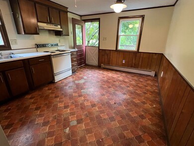 Eat in kitchen