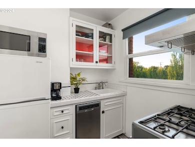 1631 NW Everett St unit 301, Portland, OR 97209 - photo 6