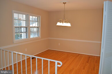 13403 Nickleson Dr, Woodbridge, VA 22193 - photo 6