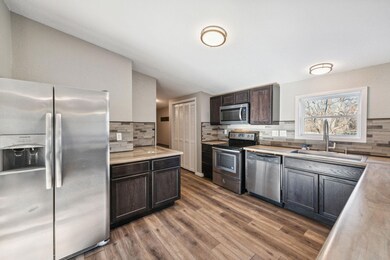 Another view of the kitchen!