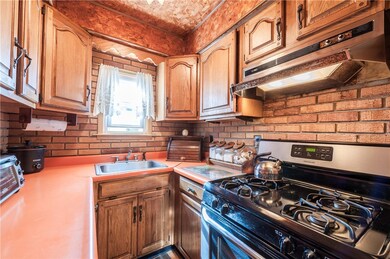 34 Amey St, Pawtucket, RI 02860 - photo 7